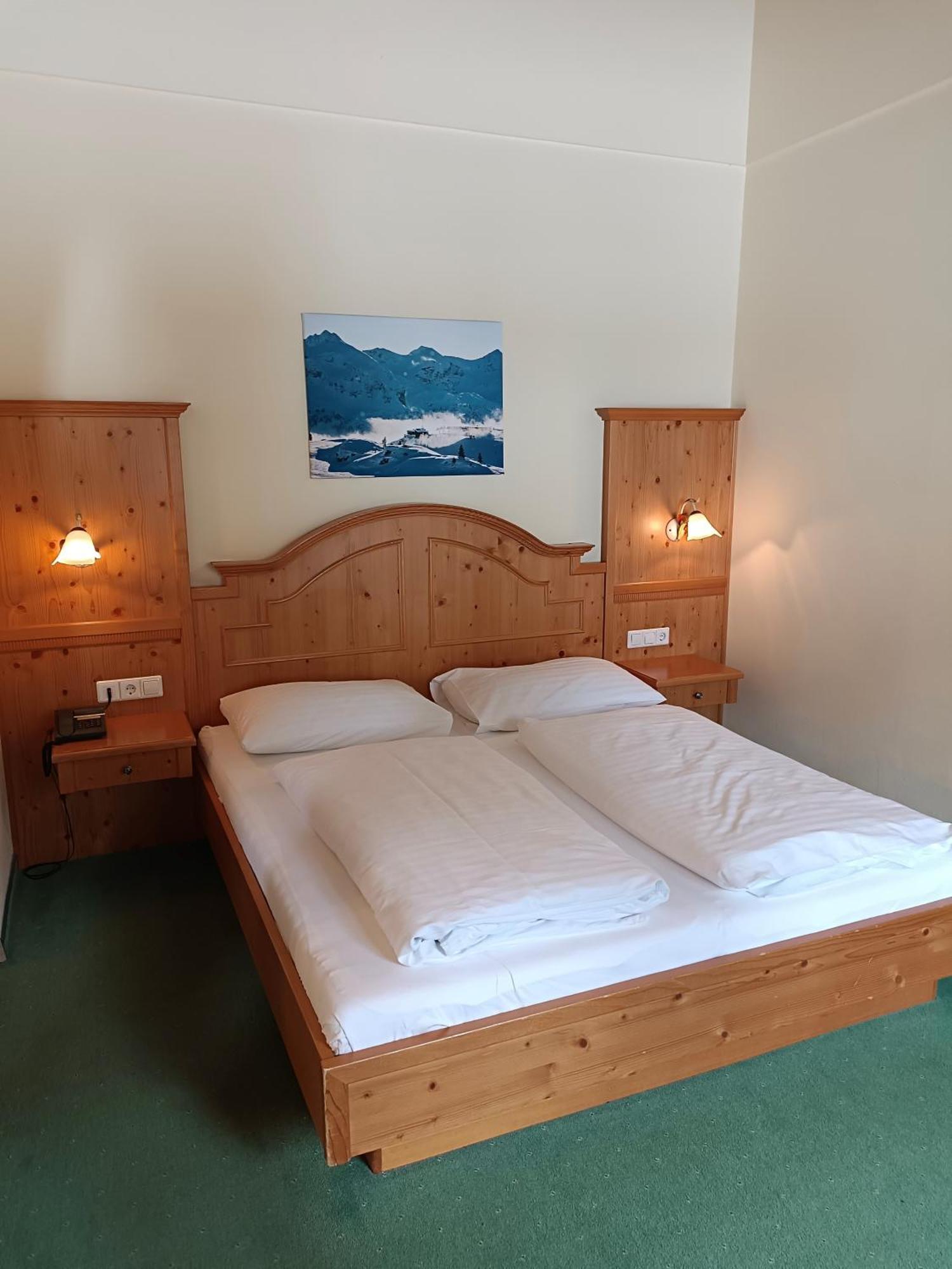 Hotel Gruenwaldkopf 3*